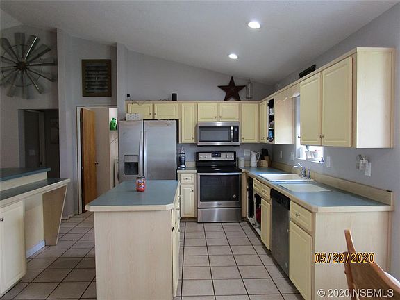 3rd image of 2730 Sabal Palm Dr
