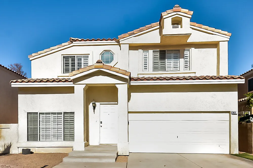 3 bed, 2.5 bath, 1437 sqft, $2,025 — Photo 1