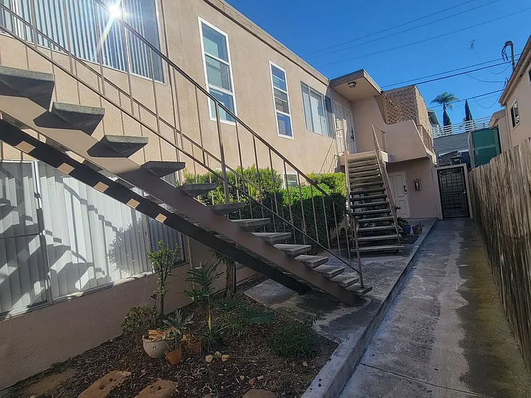 Cleveland Ave. 4245 — Photo 8