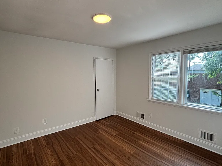 5 Stanford Dr #2B — Photo 3
