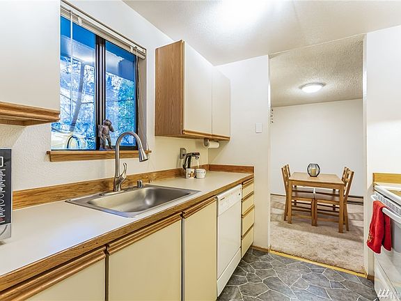 4th image of 1231 SW 132nd Ln APT 1022