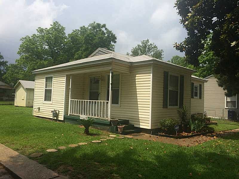 1st image of 2741 Waggoner Ave