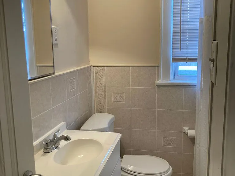 Beautiful One Bedroom in Swissvale!! — Photo 13