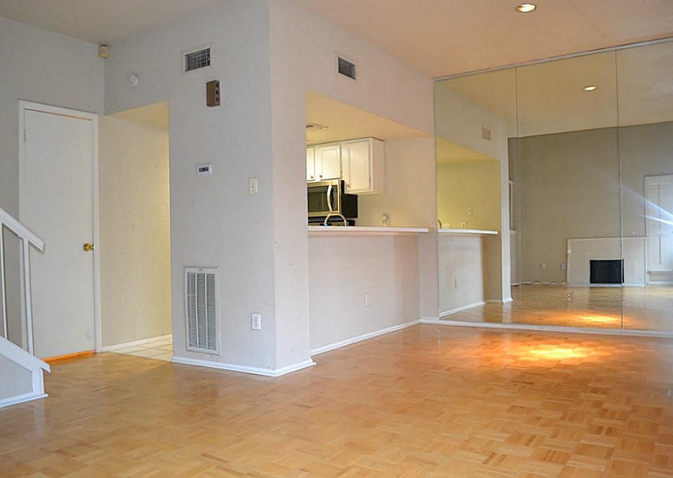 1st image of 2601 Augusta Dr #29