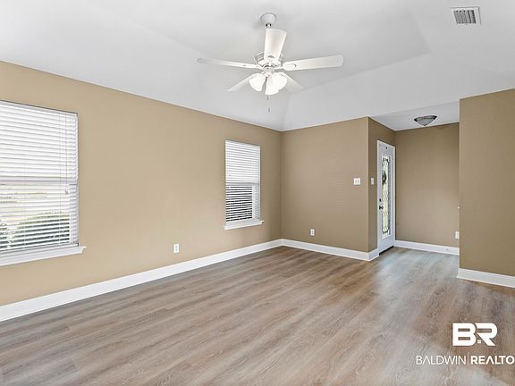 4th image of 2084 Redpine Dr