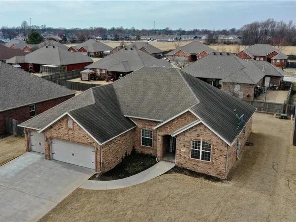 971 Harvest St, Centerton, AR 72719