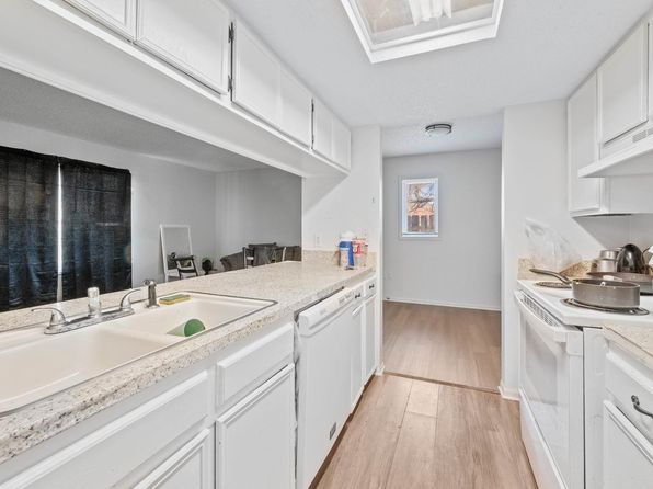 wichita-kansas-2062429182 picture