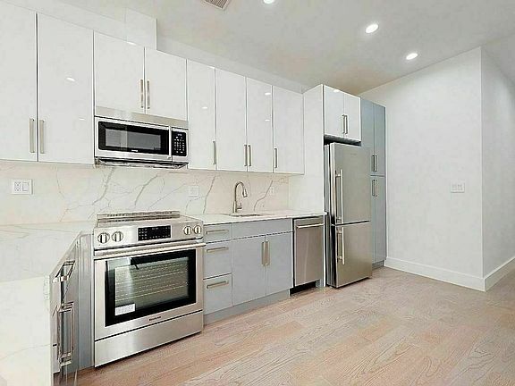 3rd image of 17 W 94th St #4F