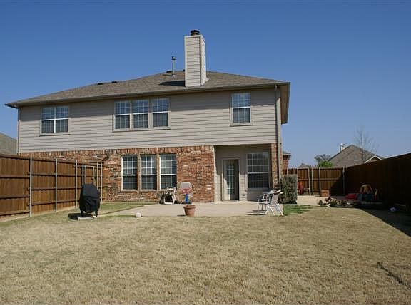 OVERSIZED BACKYARD
