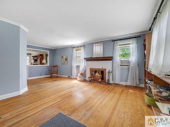 4th image of 432 Redmond Ave