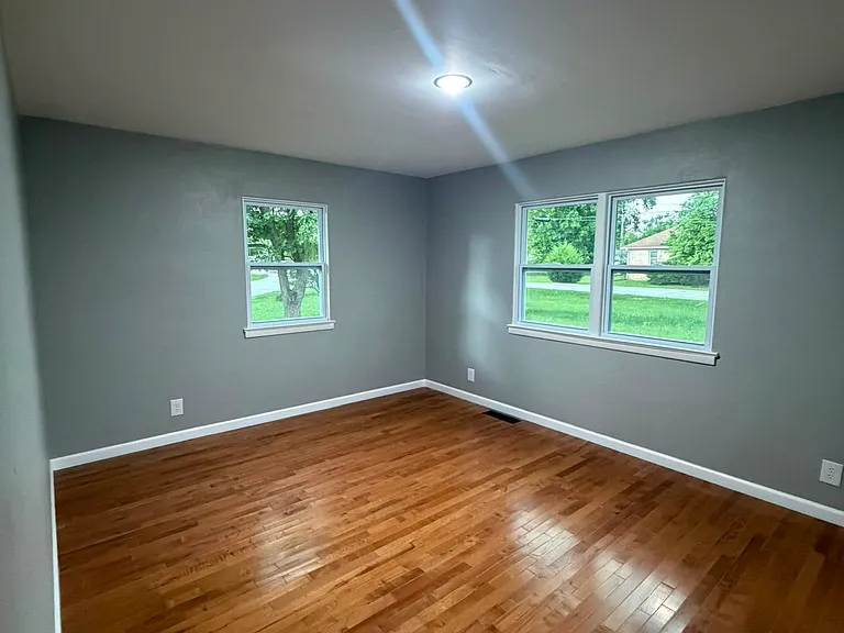 5219 W Mooresville Rd — Photo 12