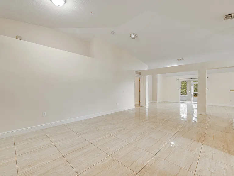 537 Mason Dr — Photo 42