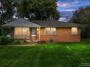 2758 Grant Dr, Ann Arbor, MI