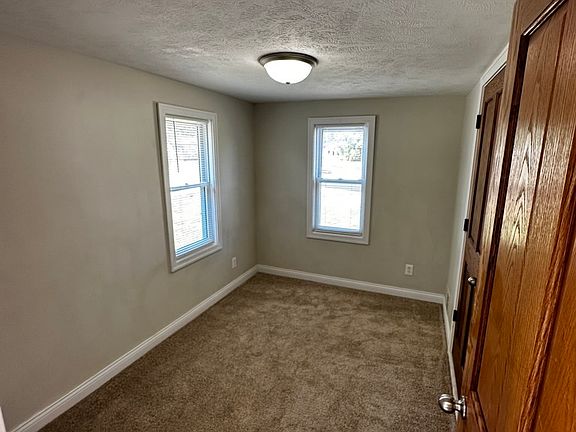 4th image of 202 Haines St