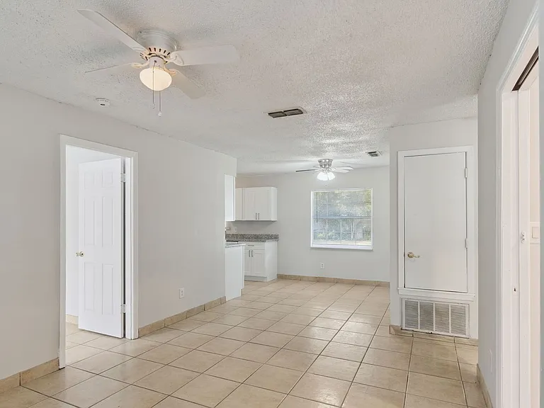 2853 Sanford Ave — Photo 3