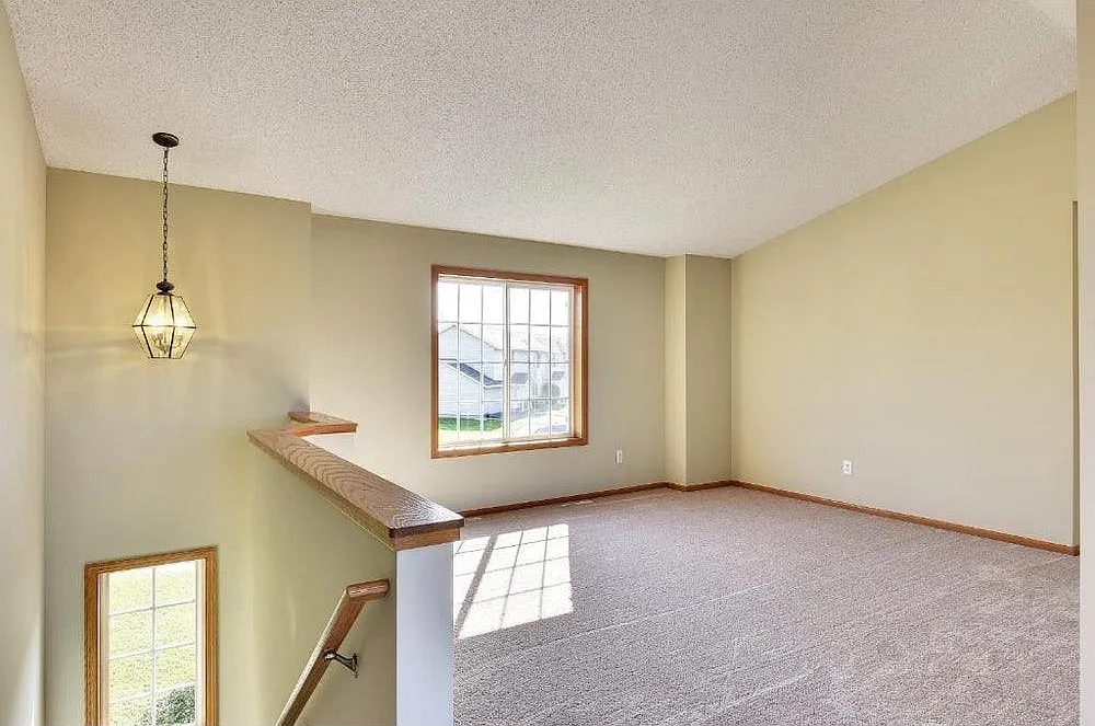 2 bed, 1.5 bath, 1260 sqft, $2,350 — Photo 2