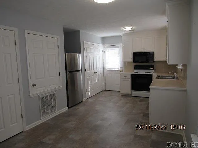 11C Alexis Ln — Photo 7