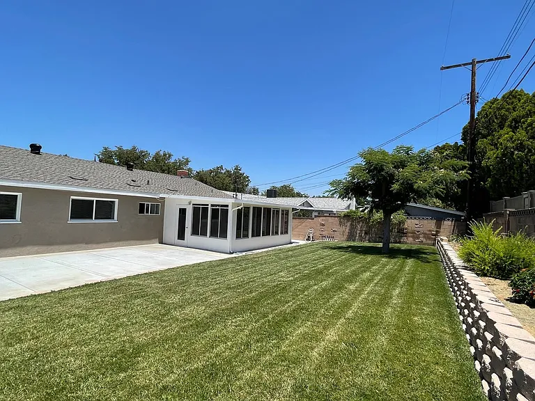 23370 Schoolcraft St — Photo 11