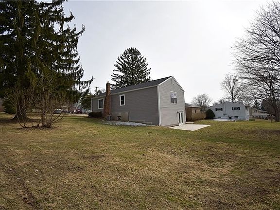 3rd image of 370 Durling Dr