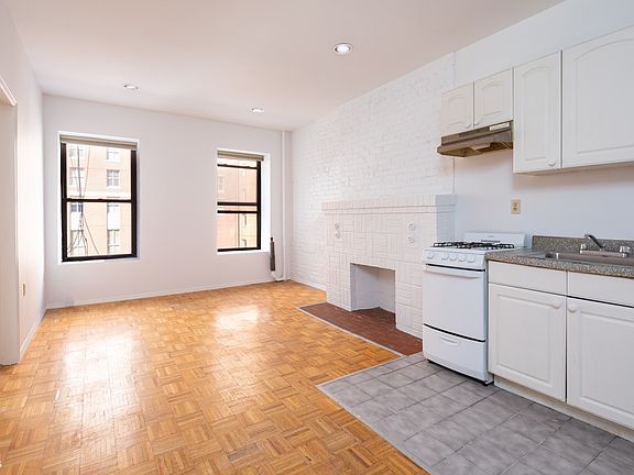 4th image of 138 E 34th St #3R