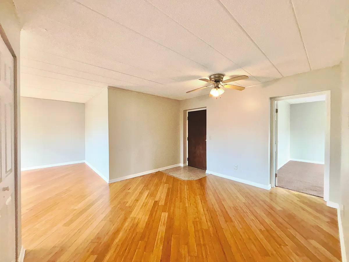 Building Photo - 1088 Greentree Rd