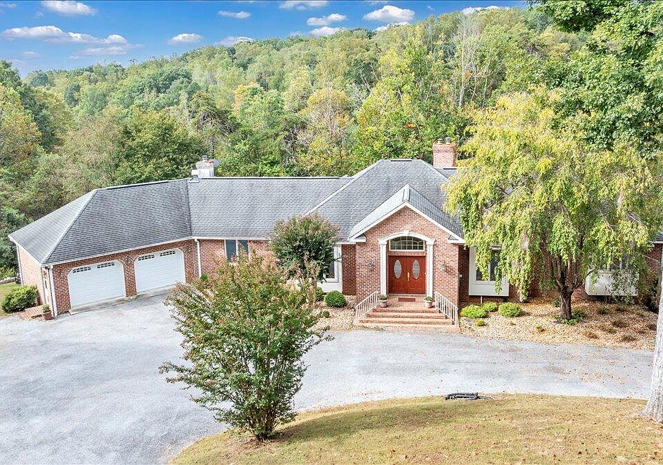 1st image of 2854 Hickory Cove Ln