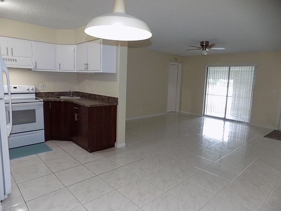 5th image of 4181 S 57th Avenue #B