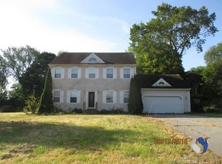 5 Meadowbrook Dr, Brooklyn, CT 06234