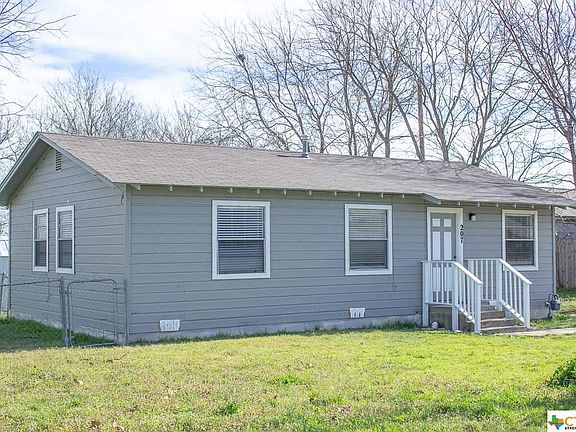 3rd image of 207 E Reagan Ave