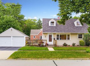 300 N Garfield St, Lombard, IL 60148