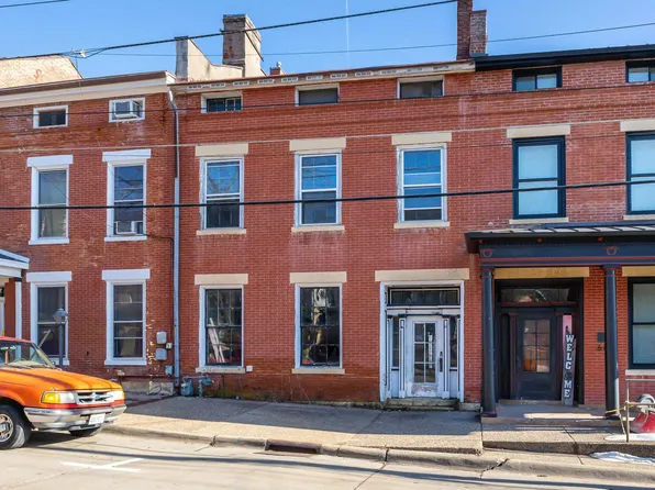 606 S Bench St, Galena, IL 61036