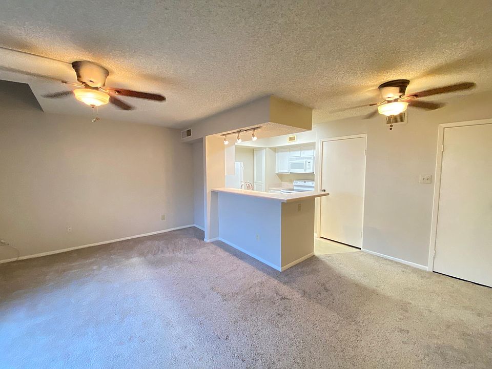 1st image of 3919 Fairmont Pkwy APT 162