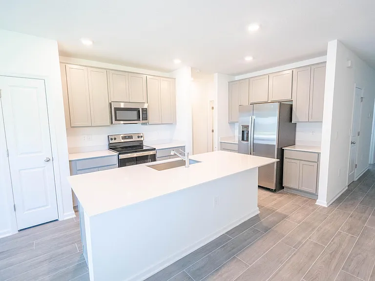 720 Trotters Dr — Photo 4
