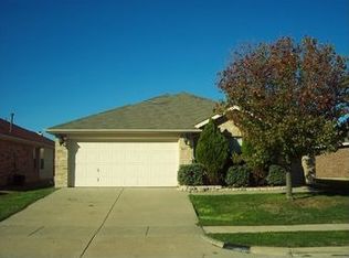 1024 Willowbrook Cir, Grand Prairie, TX 75052