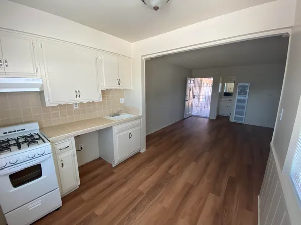 20336 Cohasset St, Winnetka, CA