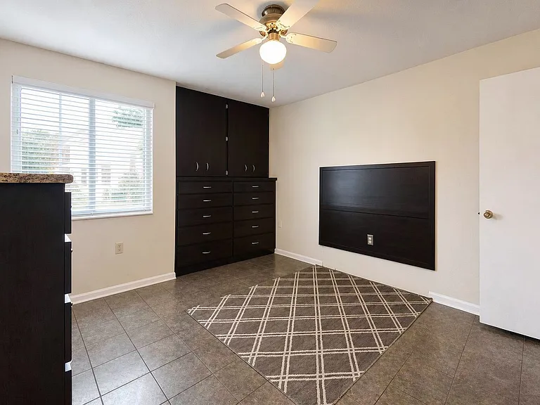 614 Lake Carolyn Cir — Photo 12
