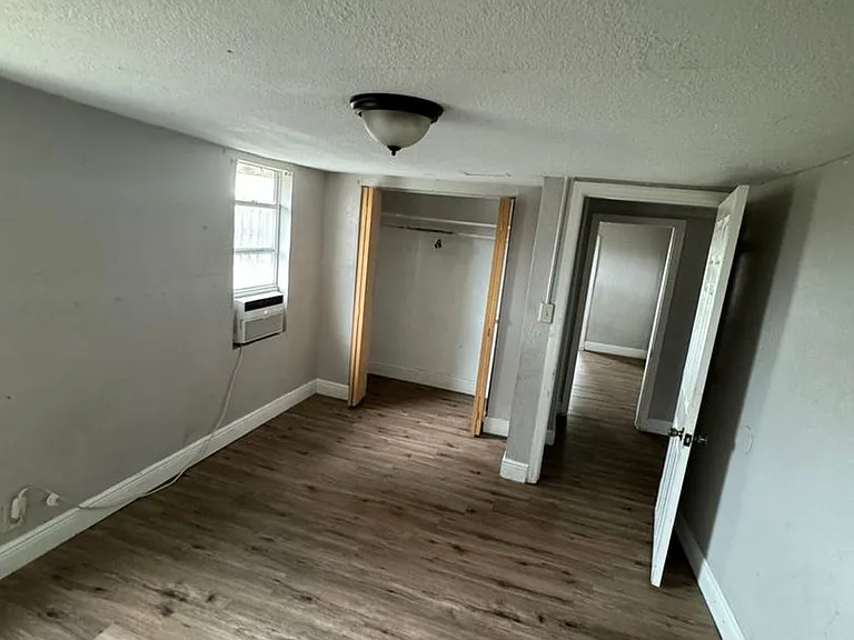 1035 N Davis Ave — Photo 20