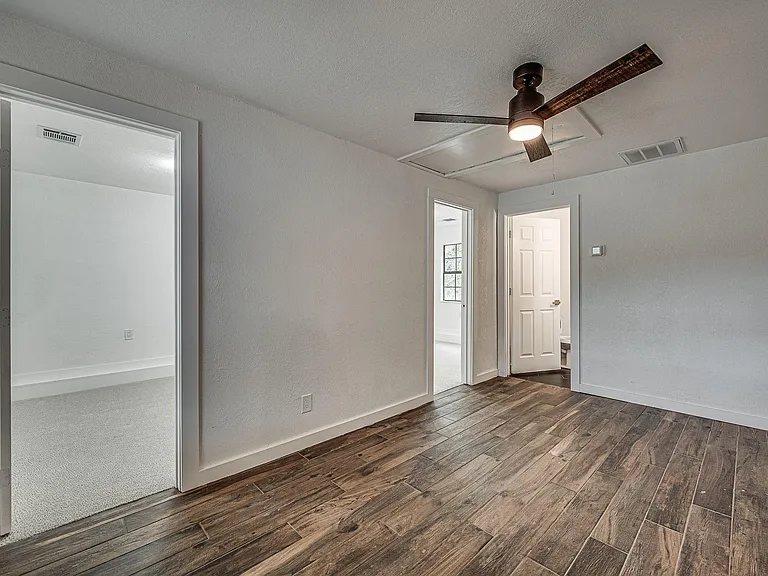 4728 Houghton Ave — Photo 23