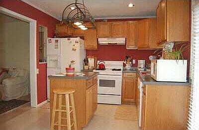 4th image of 340 Crestdale Ln