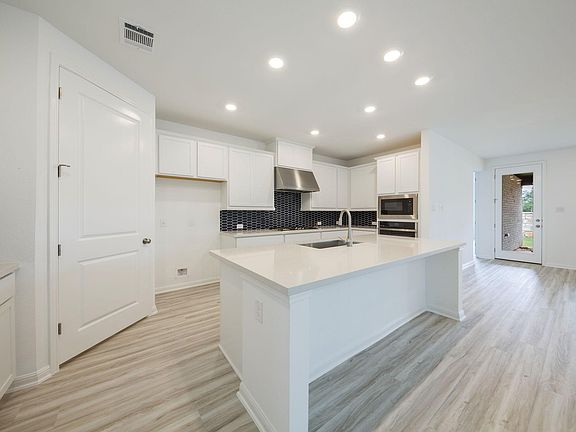 5th image of 1117 Mulberry Oak Ln