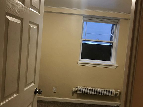 4th image of 905 W South St
