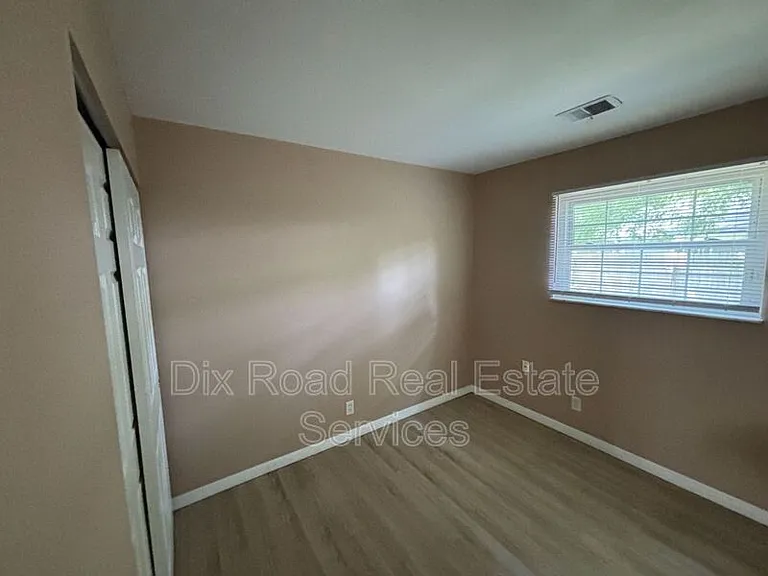 440 McCreary Ct — Photo 15