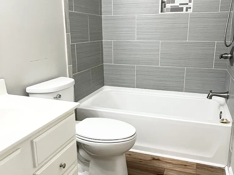 7010 Duchamp Dr — Photo 33
