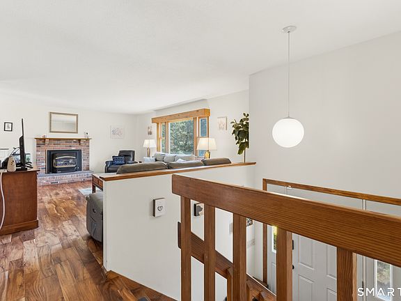 3rd image of 21 Markwood Road