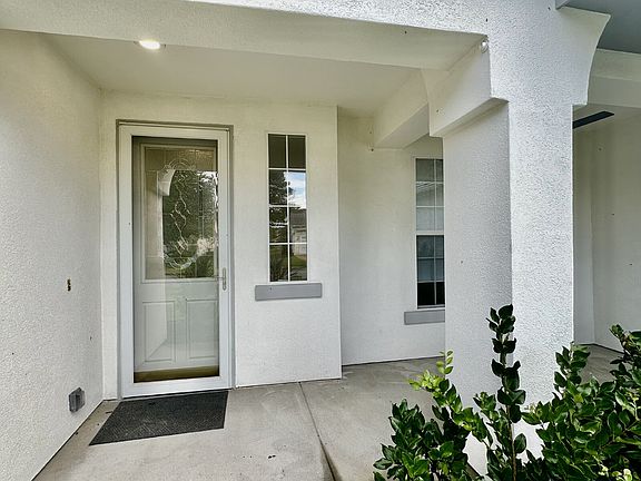 5th image of 310 Hampton Pl