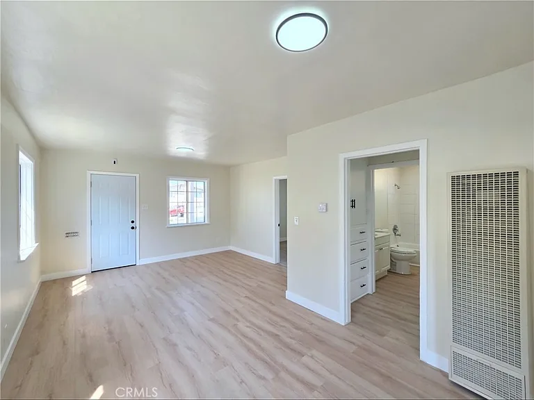 5552 Lewis Ave — Photo 1