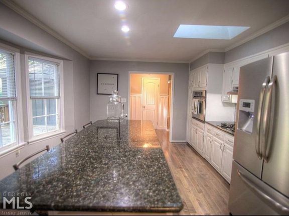 3rd image of 2900 Leafwood Dr SE