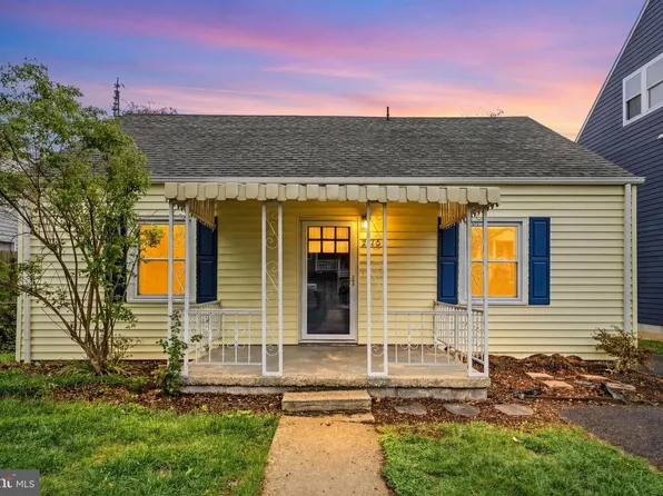 2915 Brook Dr, Falls Church, VA 22042