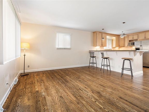 5th image of 1088 Ellsworth Dr