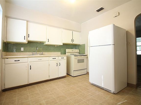 2nd image of 131 C St